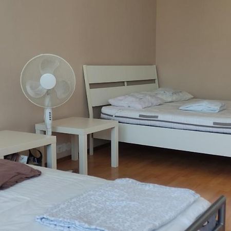 וינה Affordable Studio Near City Center מראה חיצוני תמונה