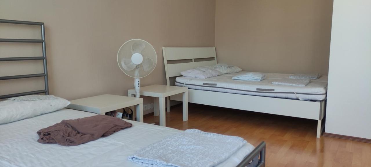 וינה Affordable Studio Near City Center מראה חיצוני תמונה