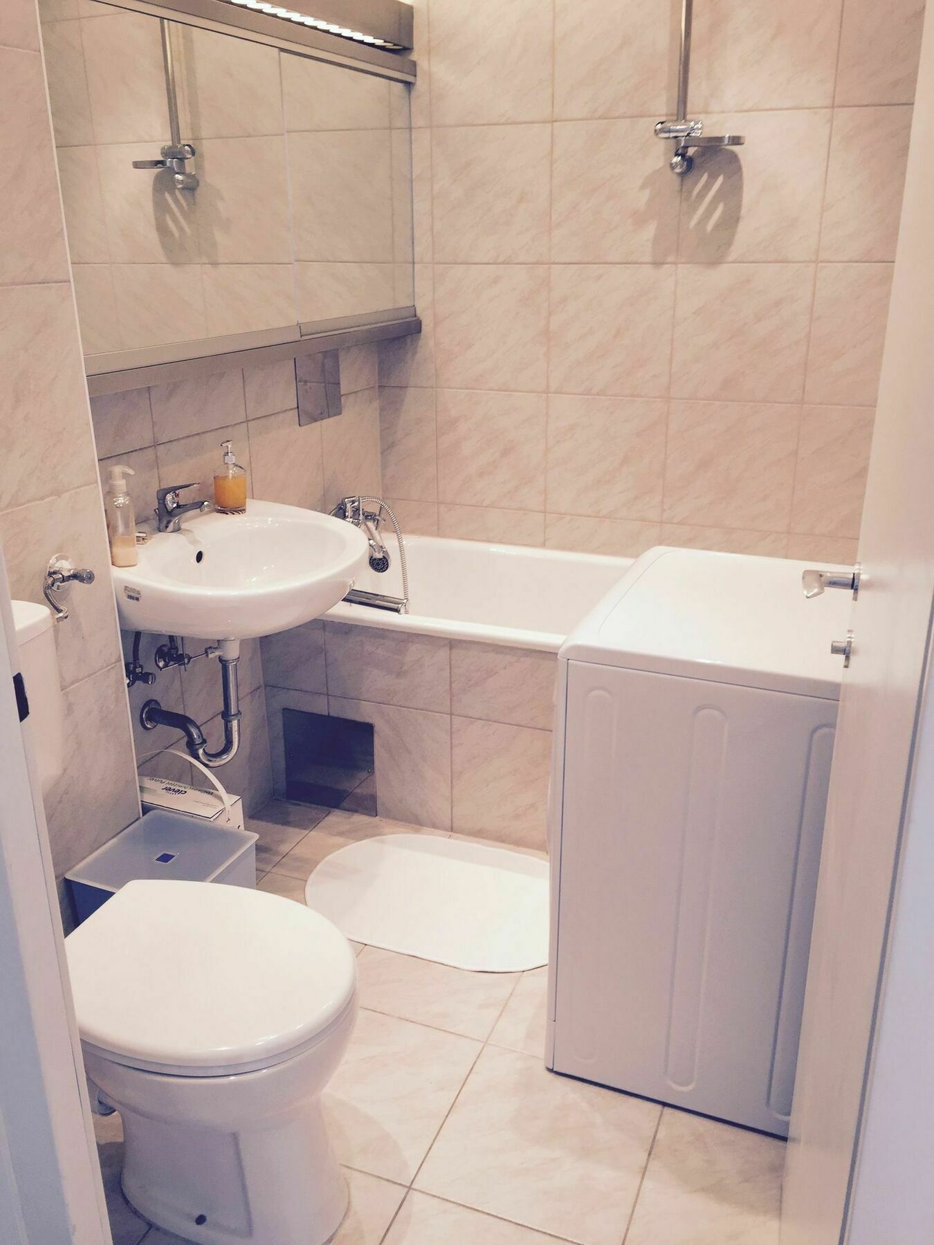 וינה Affordable Studio Near City Center מראה חיצוני תמונה